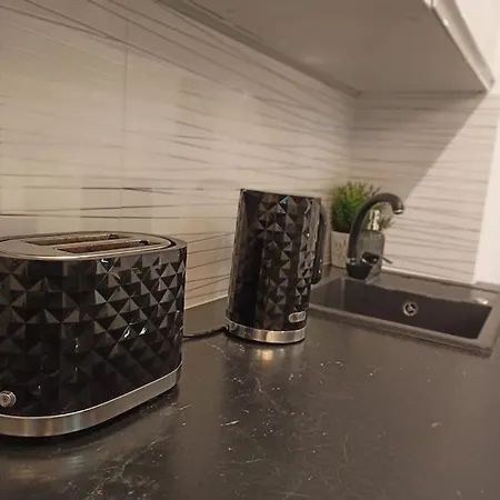 Yellow Window דירה